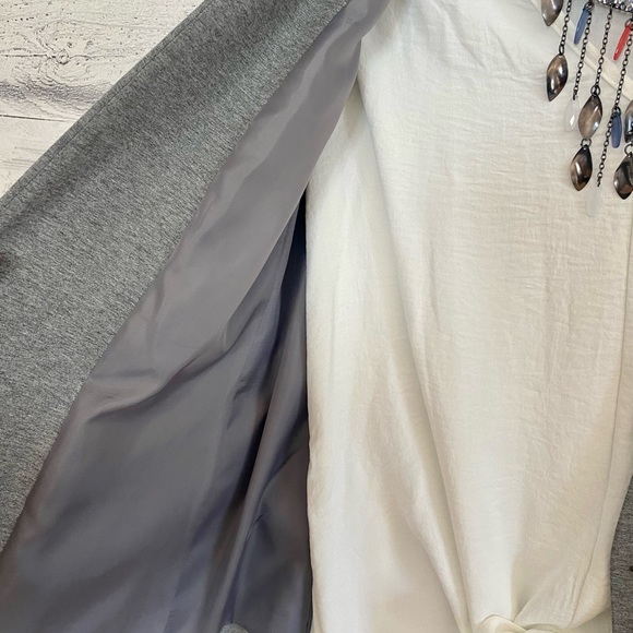 Jacket from Reitmans • Size 6 - Picture 3 of 5